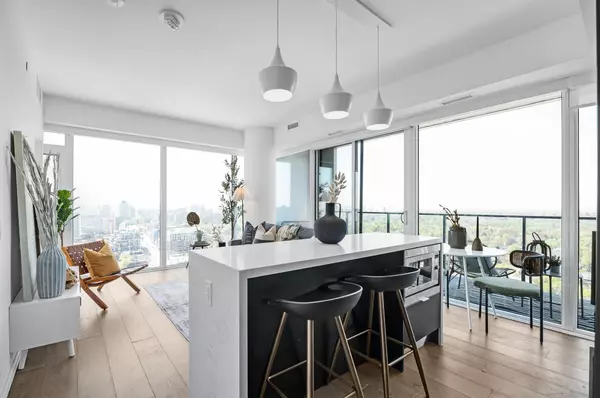 Toronto C10, ON M4S 0B1,5 Soudan AVE #2814
