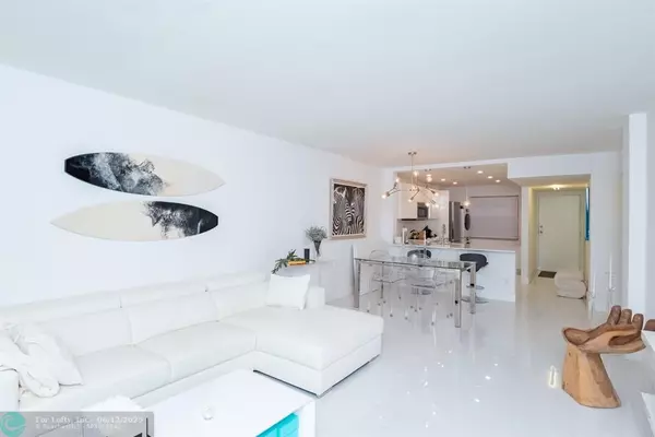 Palm Beach, FL 33480,3581 S Ocean Blvd #2B