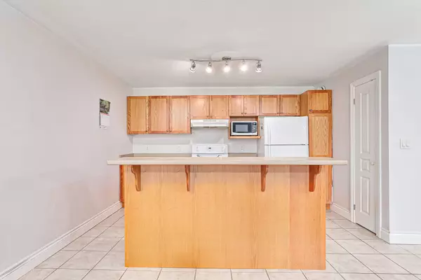 Collingwood, ON L9Y 5J9,435 Walnut ST #203