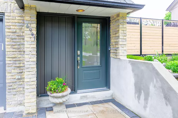 Mississauga, ON L5N 1M9,6941 Cherbourg GDNS