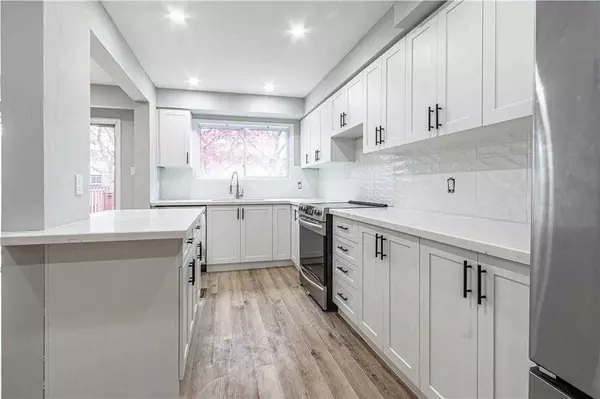 Kitchener, ON N2C 2L7,46 CEDARWOODS CRES #55