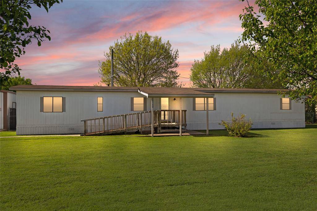 22921 Indian Trail Drive, Justin, TX 76247