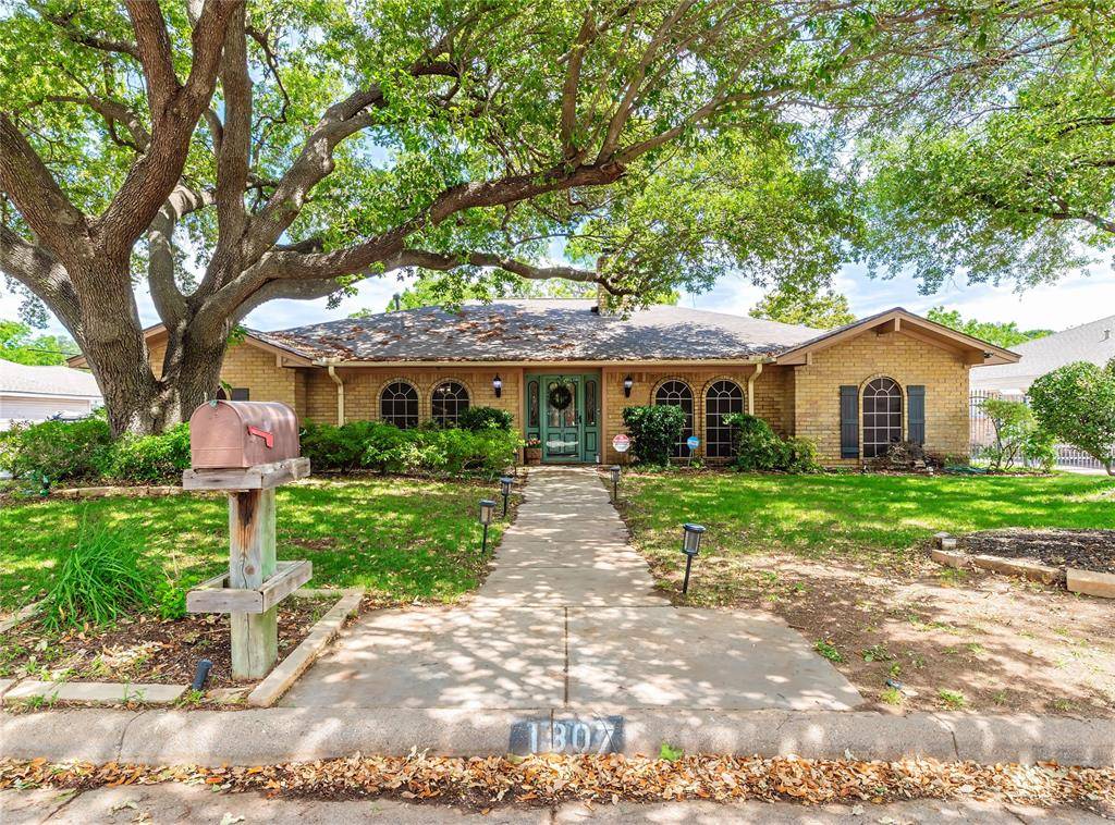 Arlington, TX 76015,1307 S Westador Drive