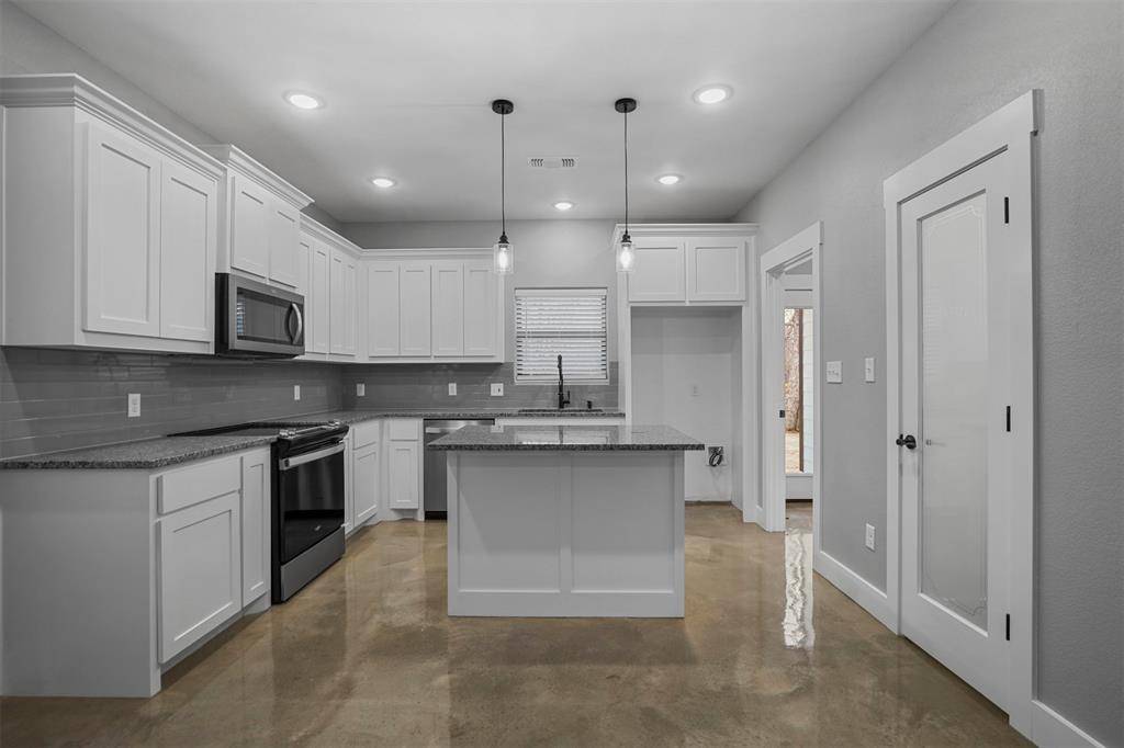 Denison, TX 75020,412 W Monterey Street