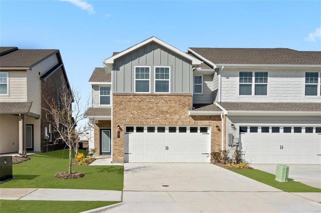 241 BERTH Court, Cedar Hill, TX 75104