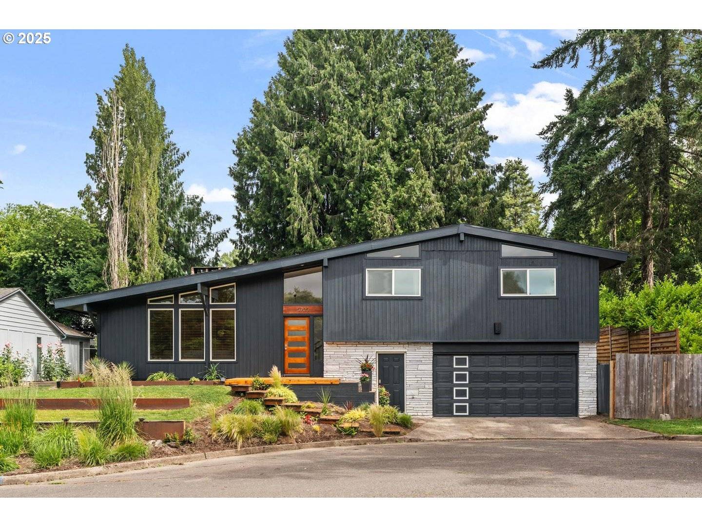 5705 SW SEYMOUR ST, Portland, OR 97221
