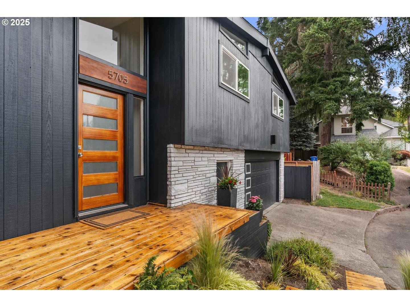 Portland, OR 97221,5705 SW SEYMOUR ST