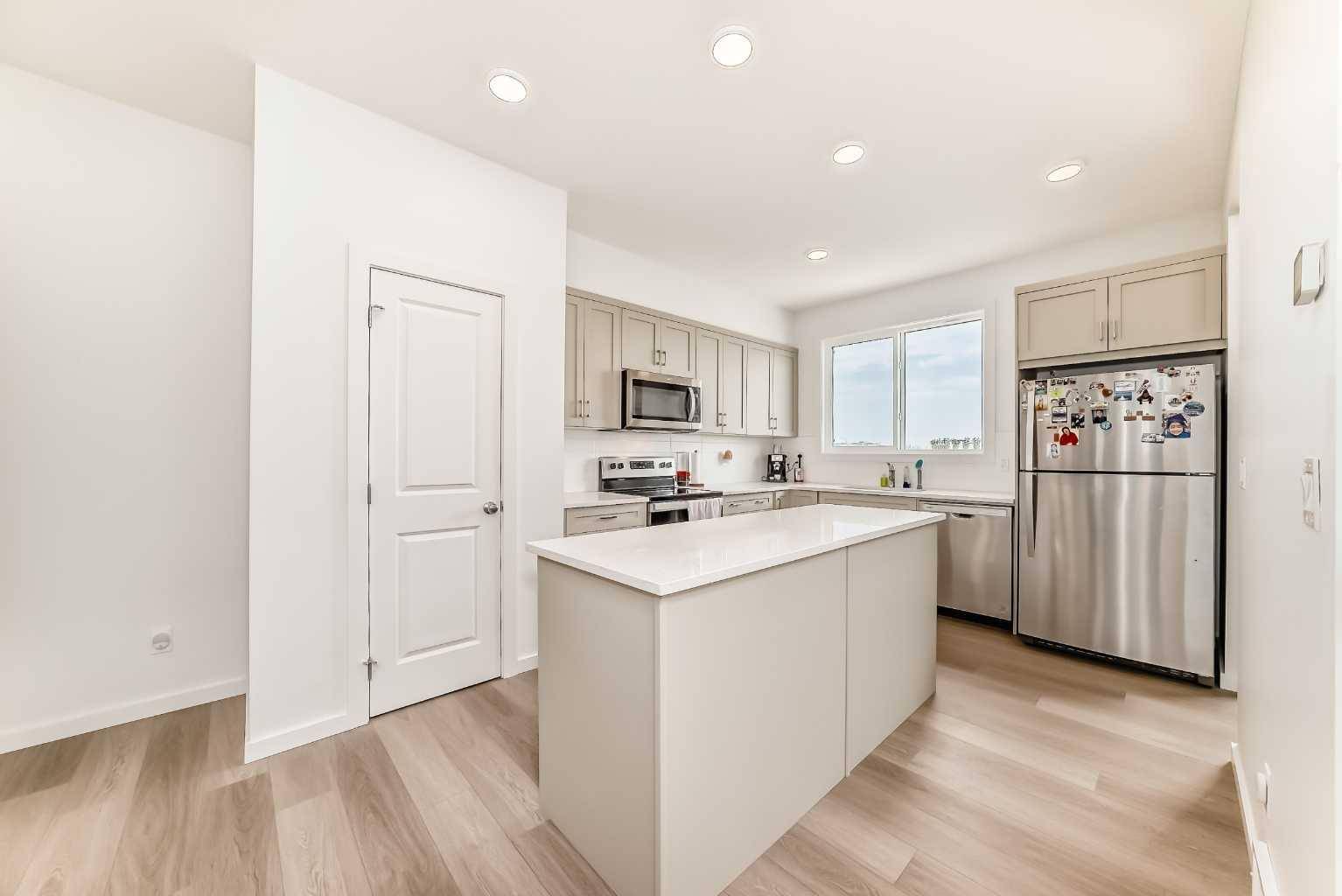 Calgary, AB T2X 5T4,200 Belmont WAY SW