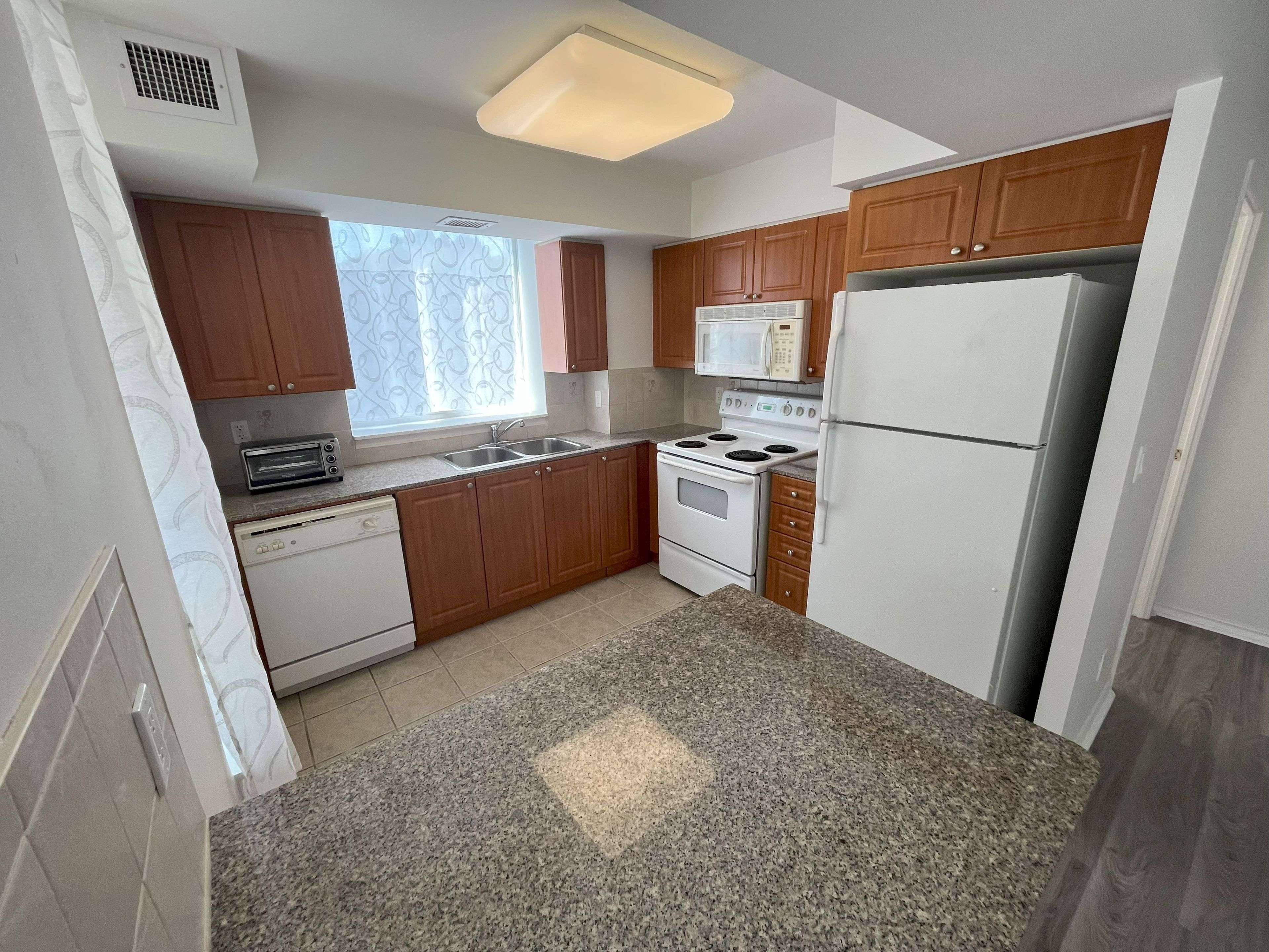 Toronto C07, ON M2M 4M6,5940 Yonge ST #203