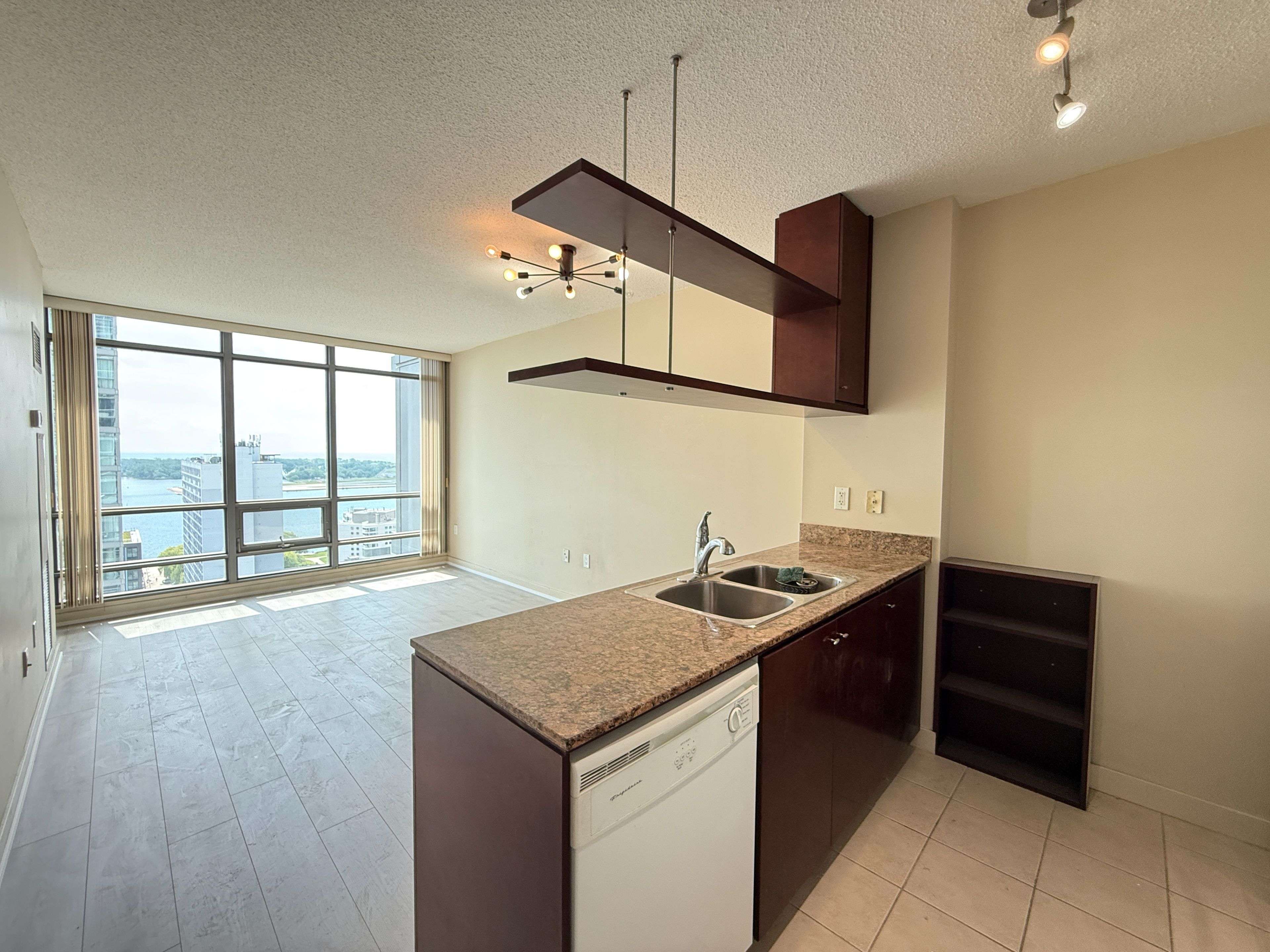 3 Navy Wharf CT #2310, Toronto C01, ON M5V 3V1