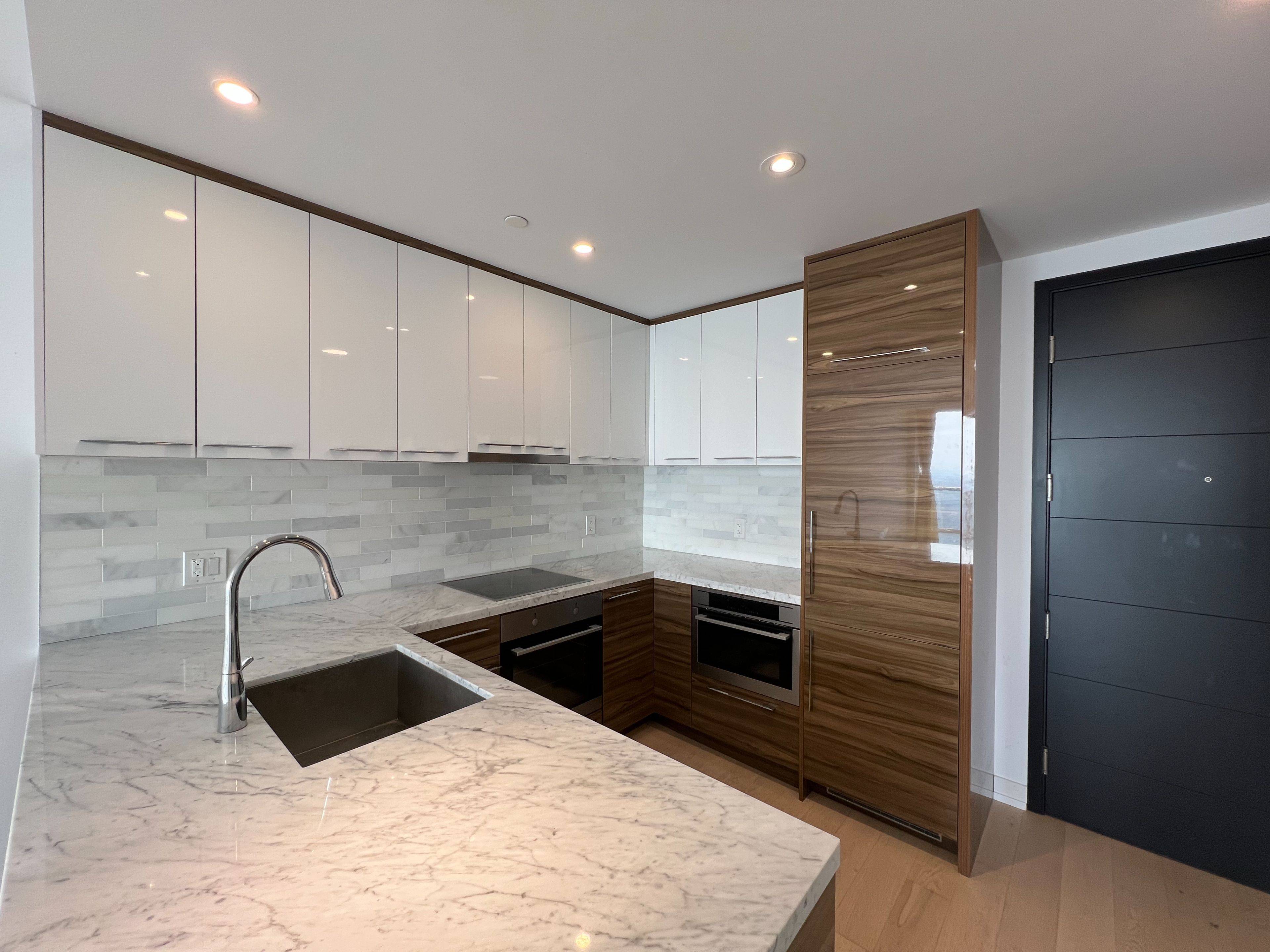 Toronto C01, ON M5G 0C1,488 University AVE #4211