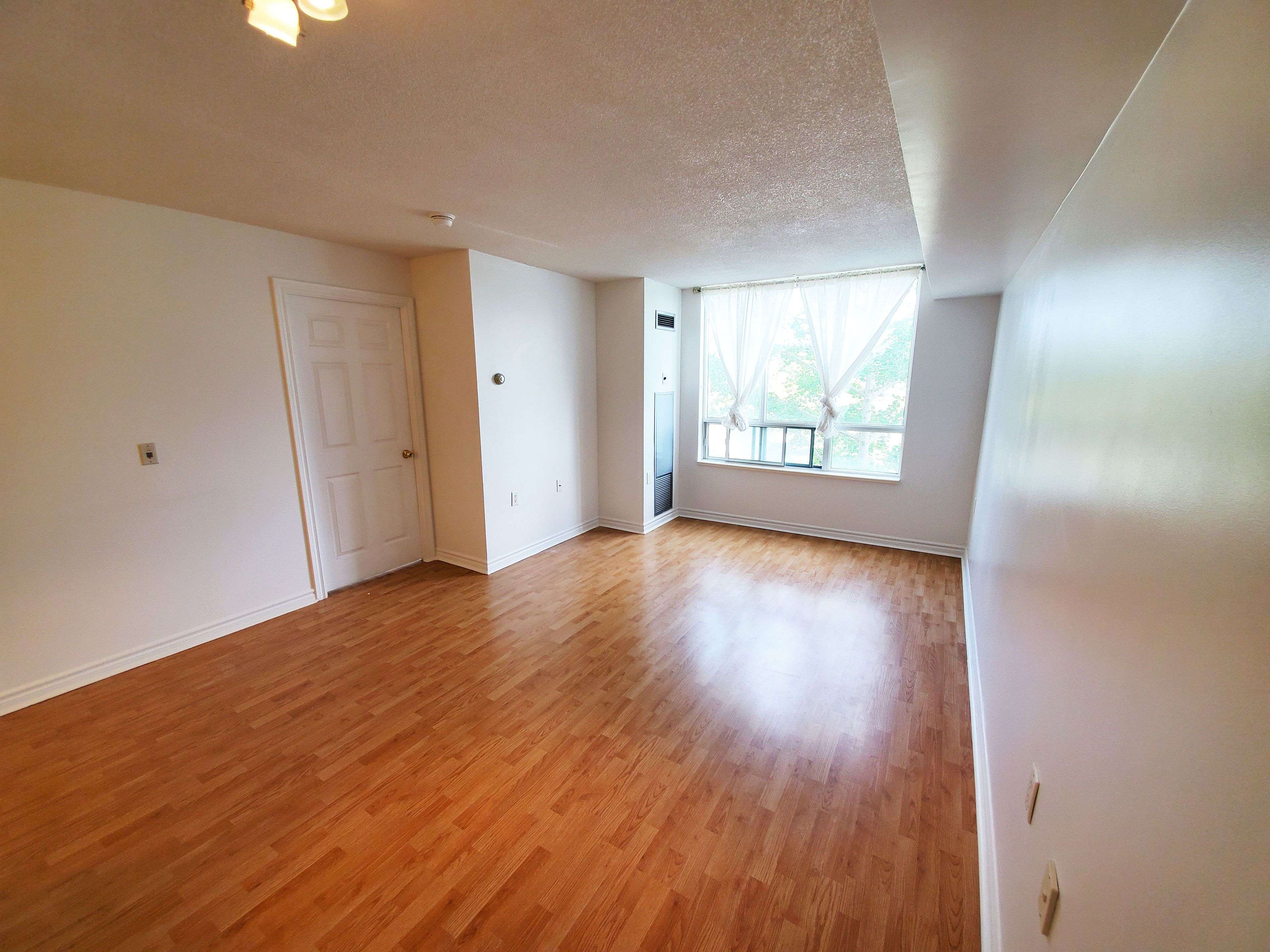 Toronto E07, ON M1S 5T1,2627 Mccowan RD #315