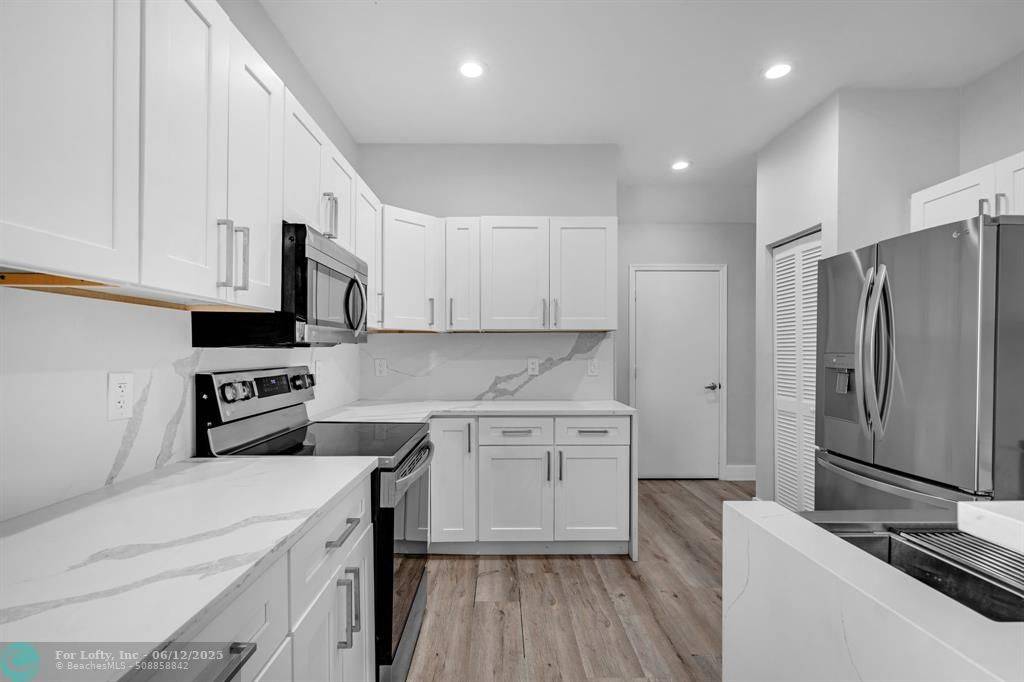Plantation, FL 33324,10657 NW 1st St