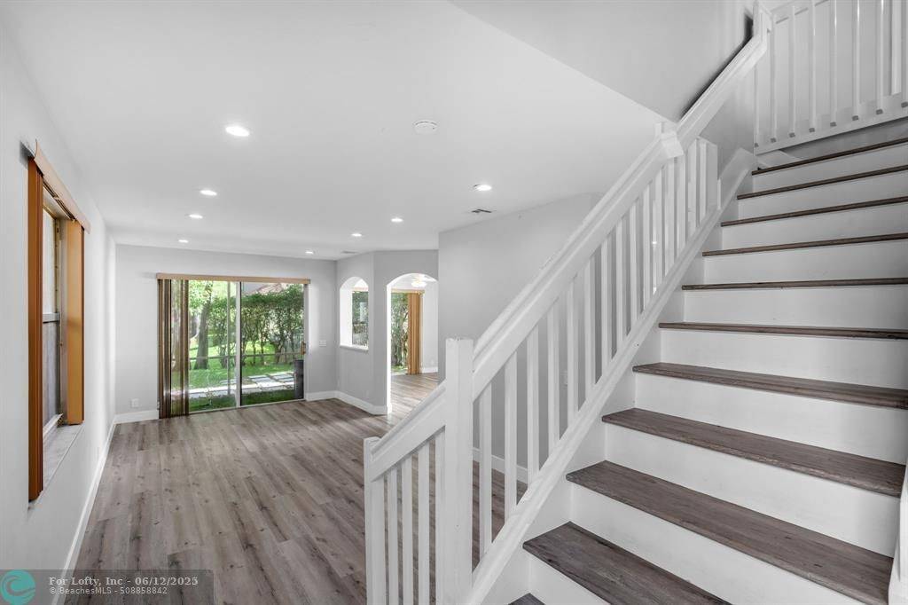 Plantation, FL 33324,10657 NW 1st St