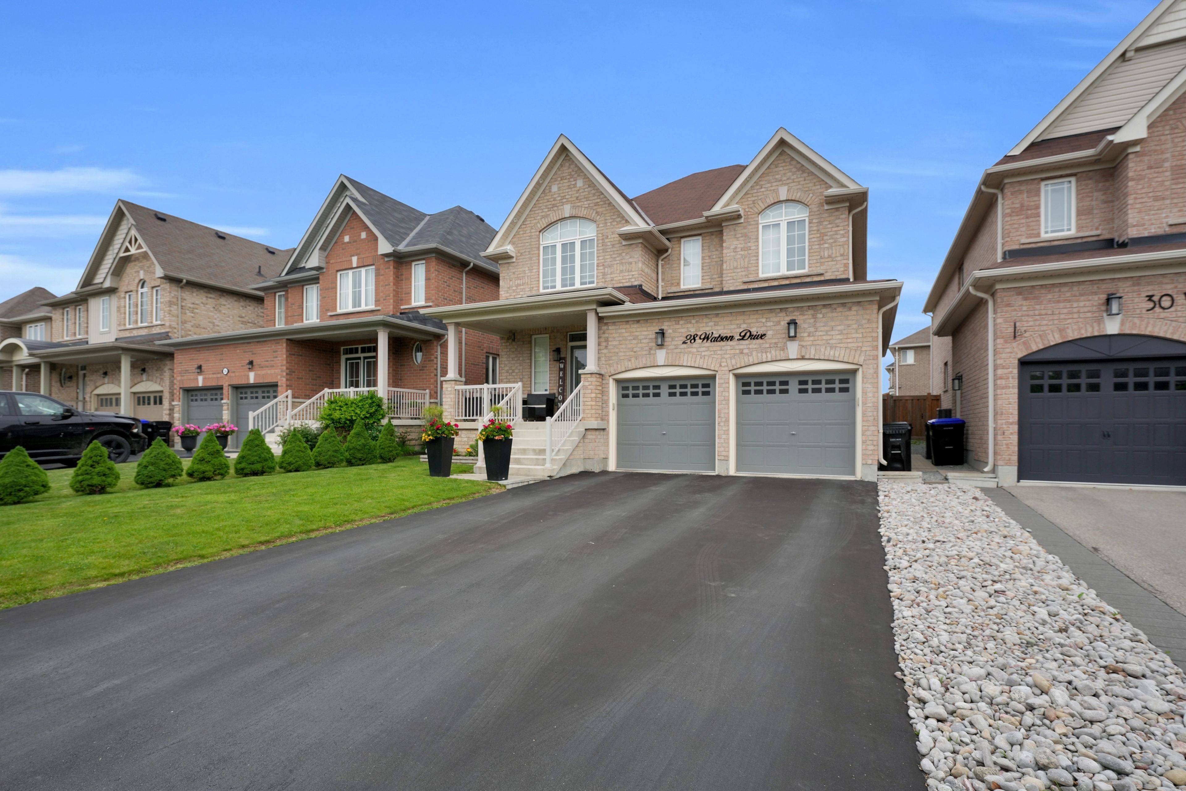 28 Watson DR, New Tecumseth, ON L0G 1W0