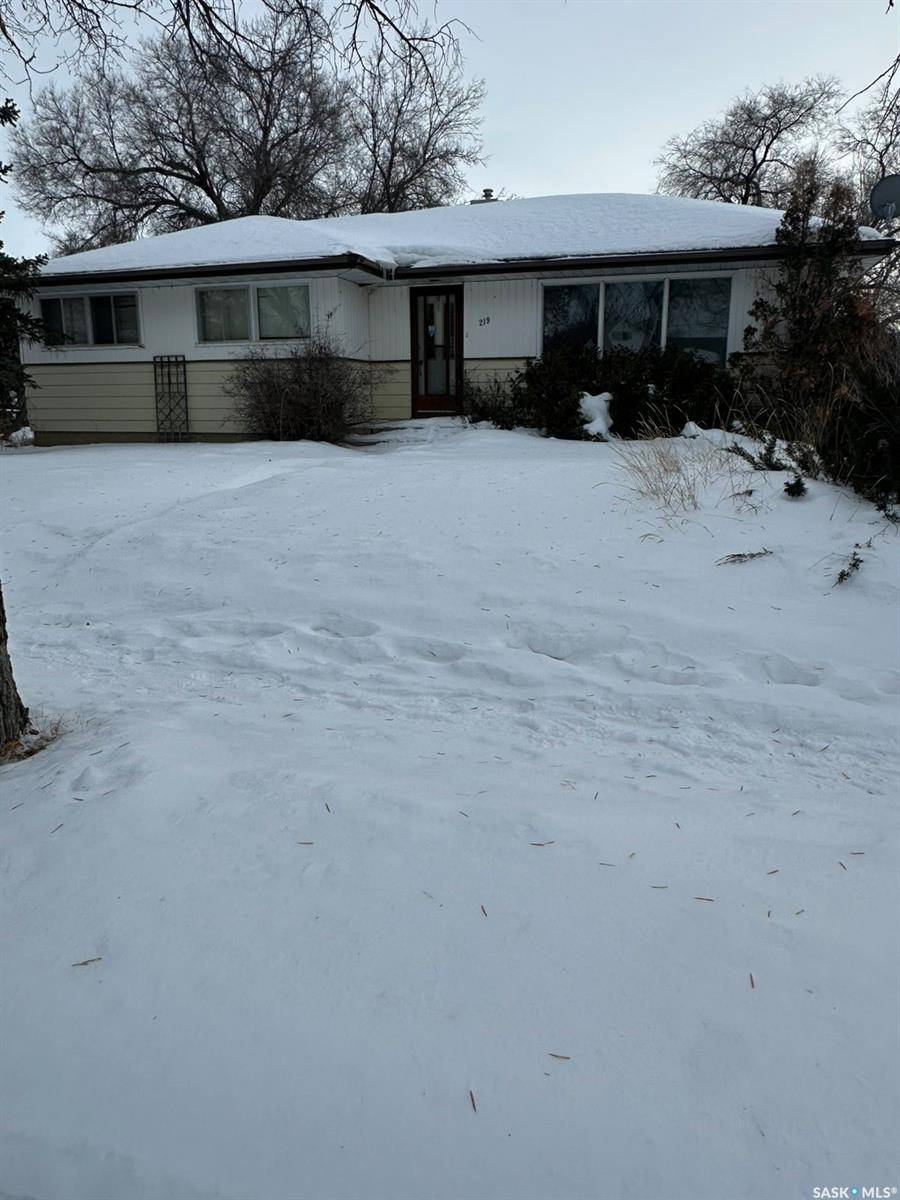 Kindersley, SK S0L 1S0,219 6th AVENUE W