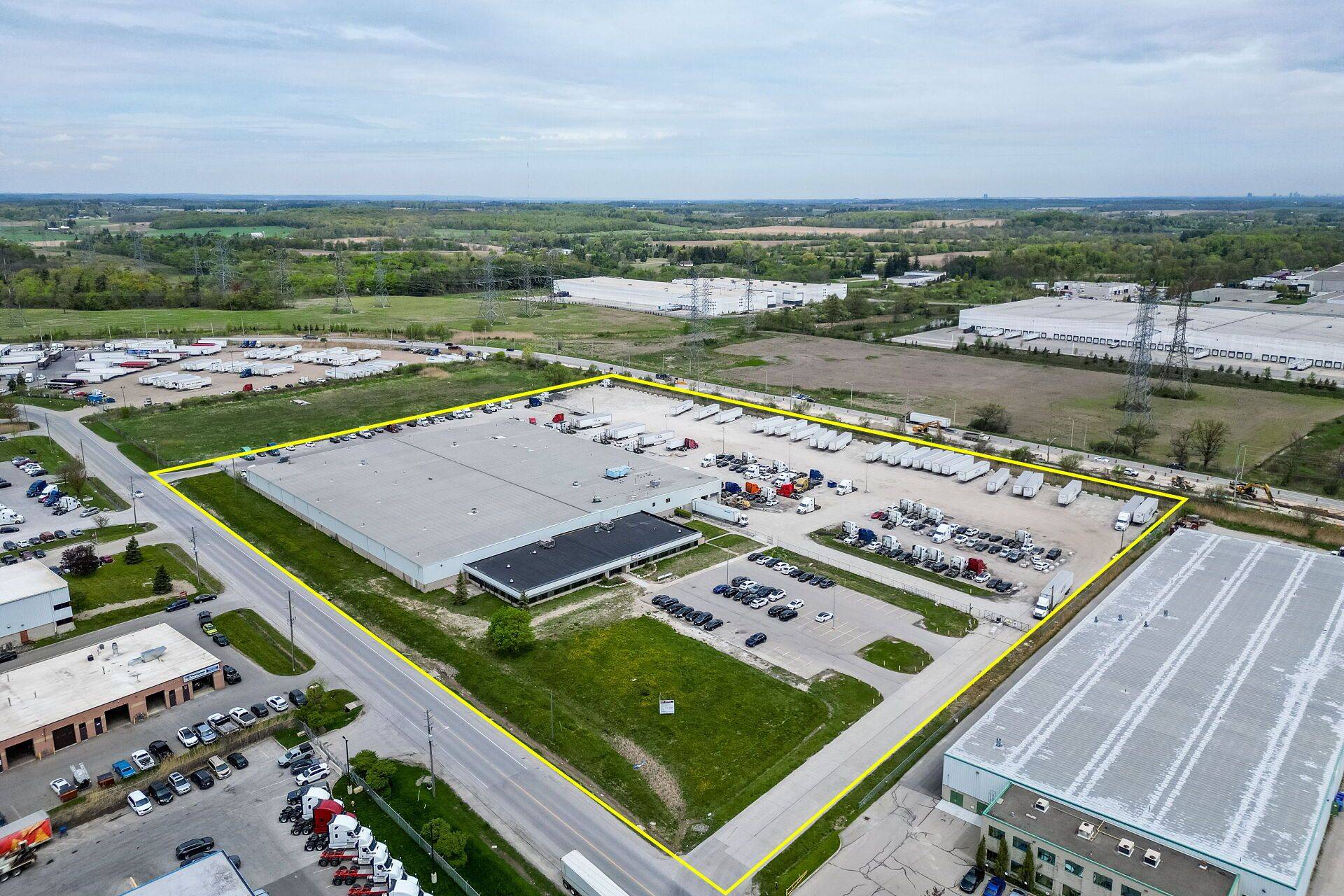 Oakville, ON L9T 5C4,8069 Lawson RD