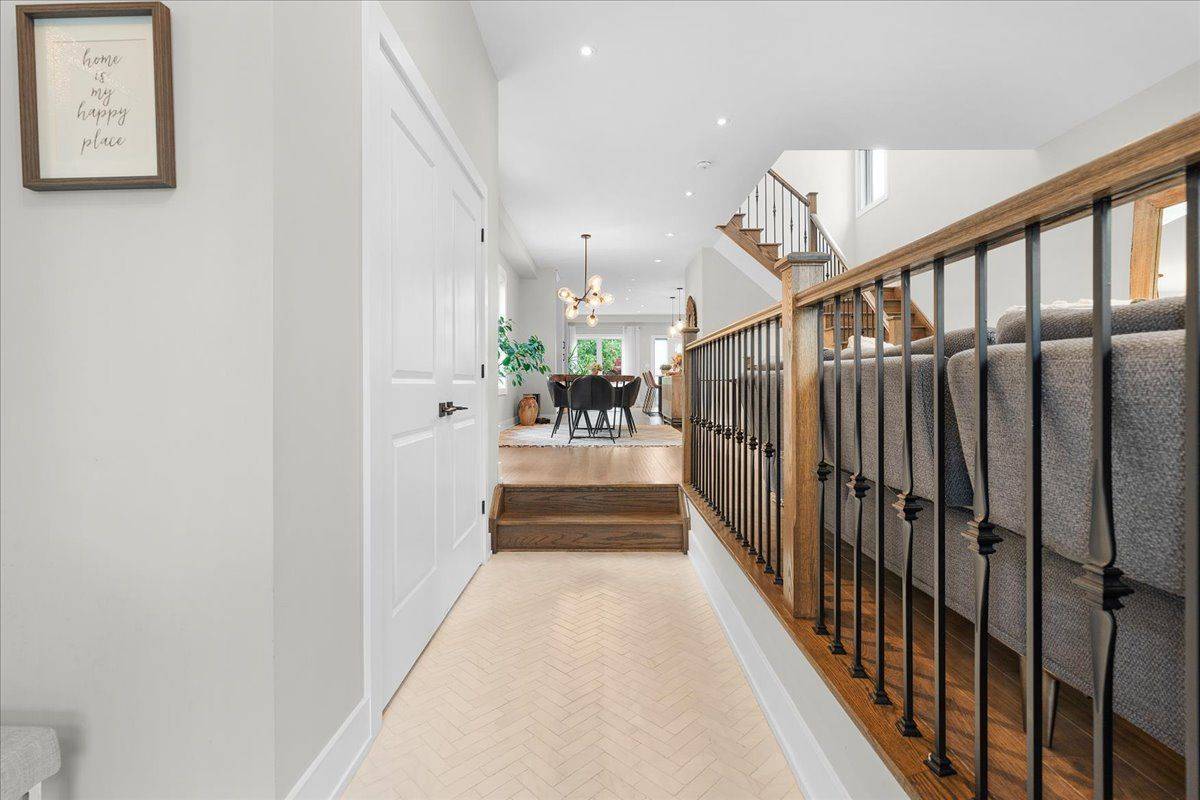 Mississauga, ON L5G 1X4,228 Angelene ST