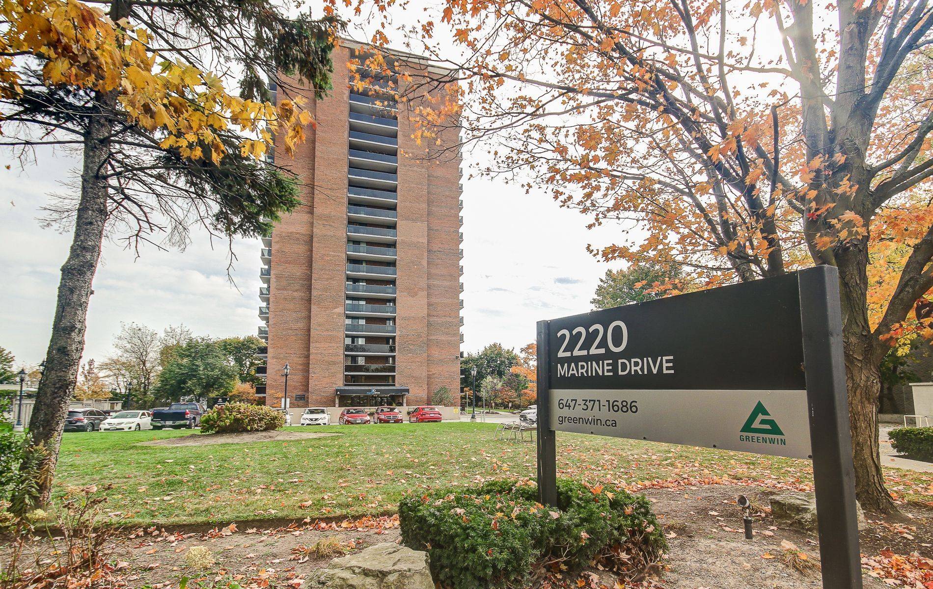 2220 Marine DR #706, Oakville, ON L6L 5H1