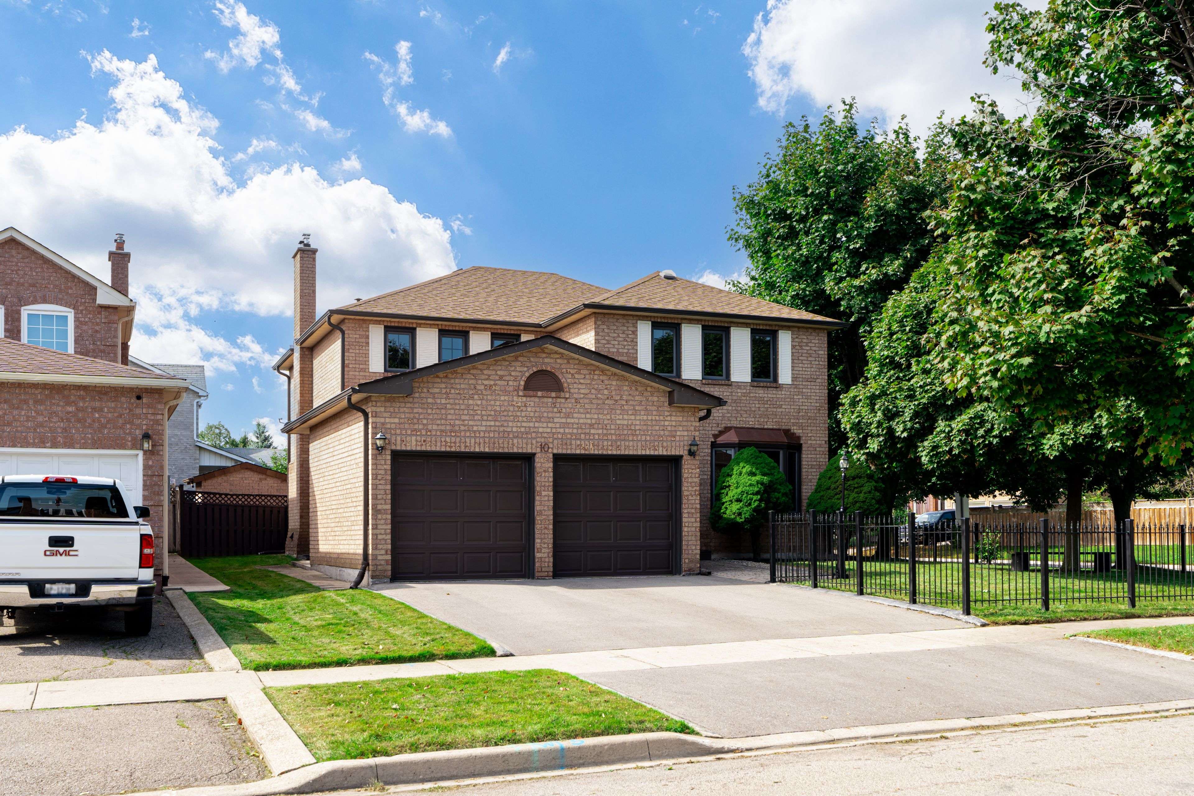 10 Phelps DR, Brampton, ON L6X 3V5