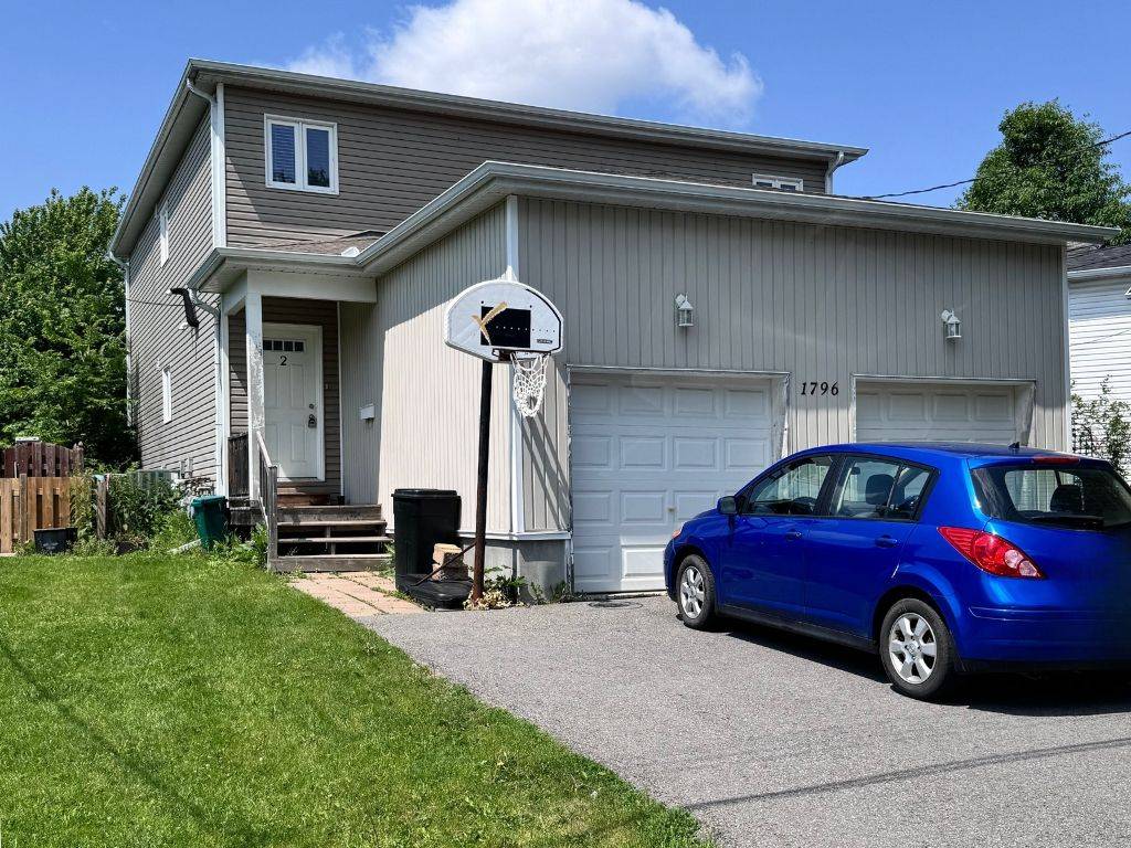 Orleans - Convent Glen And Area, ON K1C 1N4,1796 Dumas ST