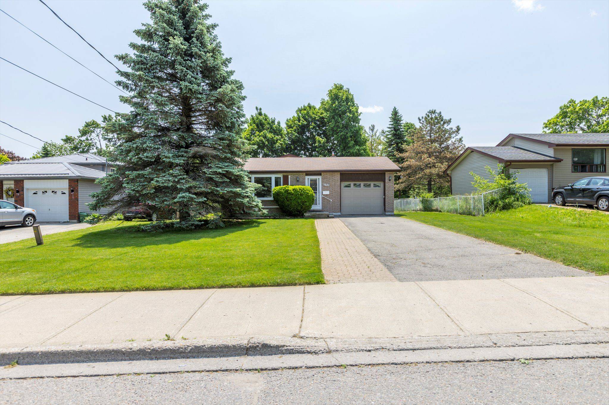 Kawartha Lakes, ON K9V 5N2,195 Mary ST W