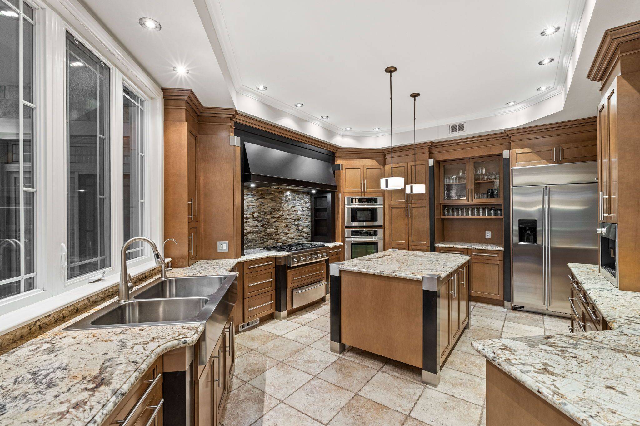 Manotick - Kars - Rideau Twp And Area, ON K4M 1K3,5800 QUEENSCOURT CRES