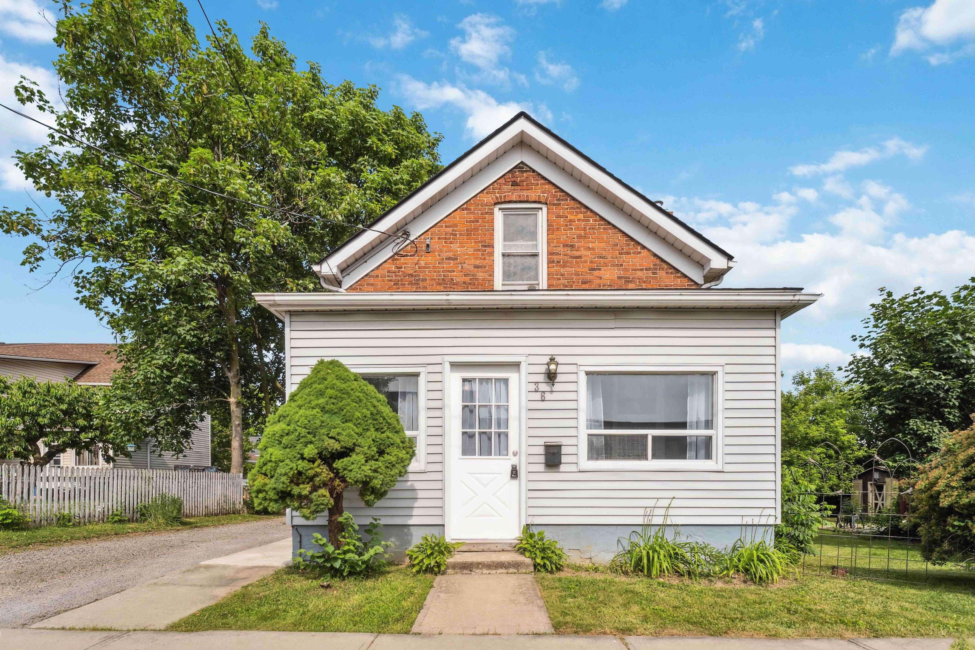36 Queen ST S, Thorold, ON L2V 3N1