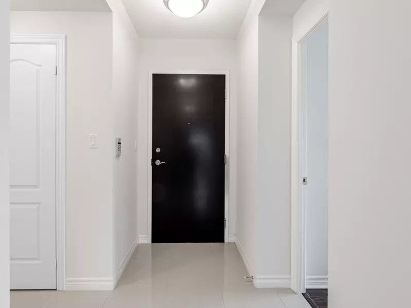 88 Promenade CIR #1011, Vaughan, ON L4J 9A4