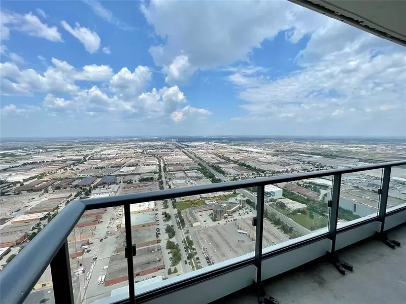 950 Portage Pkwy #6115, Vaughan, ON L4K 0J7