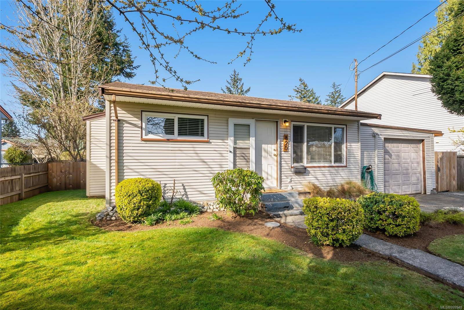 Nanaimo, BC V9S 1V1,820 Cadogan St