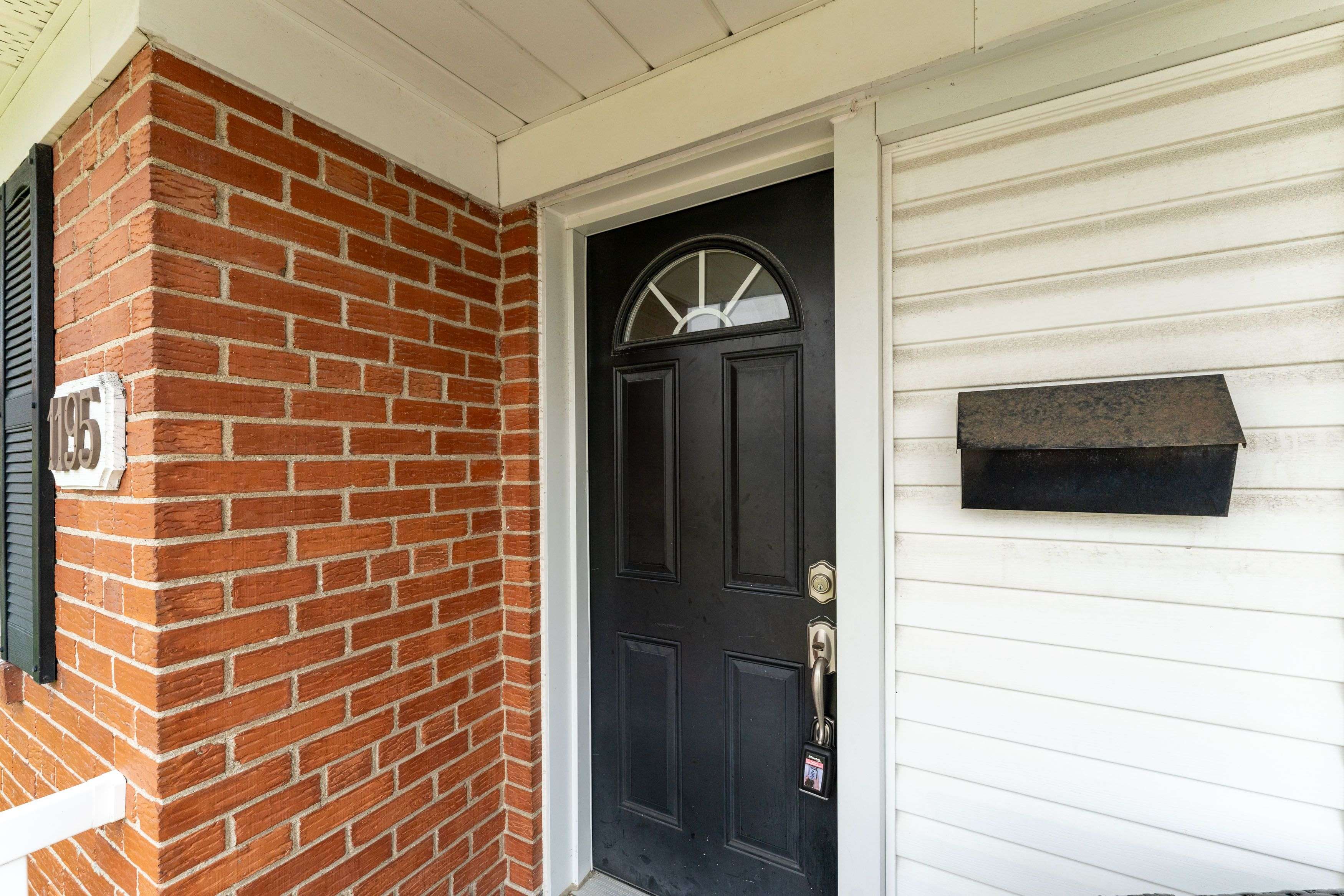 Oshawa, ON L1J 3N9,1195 Wecker DR