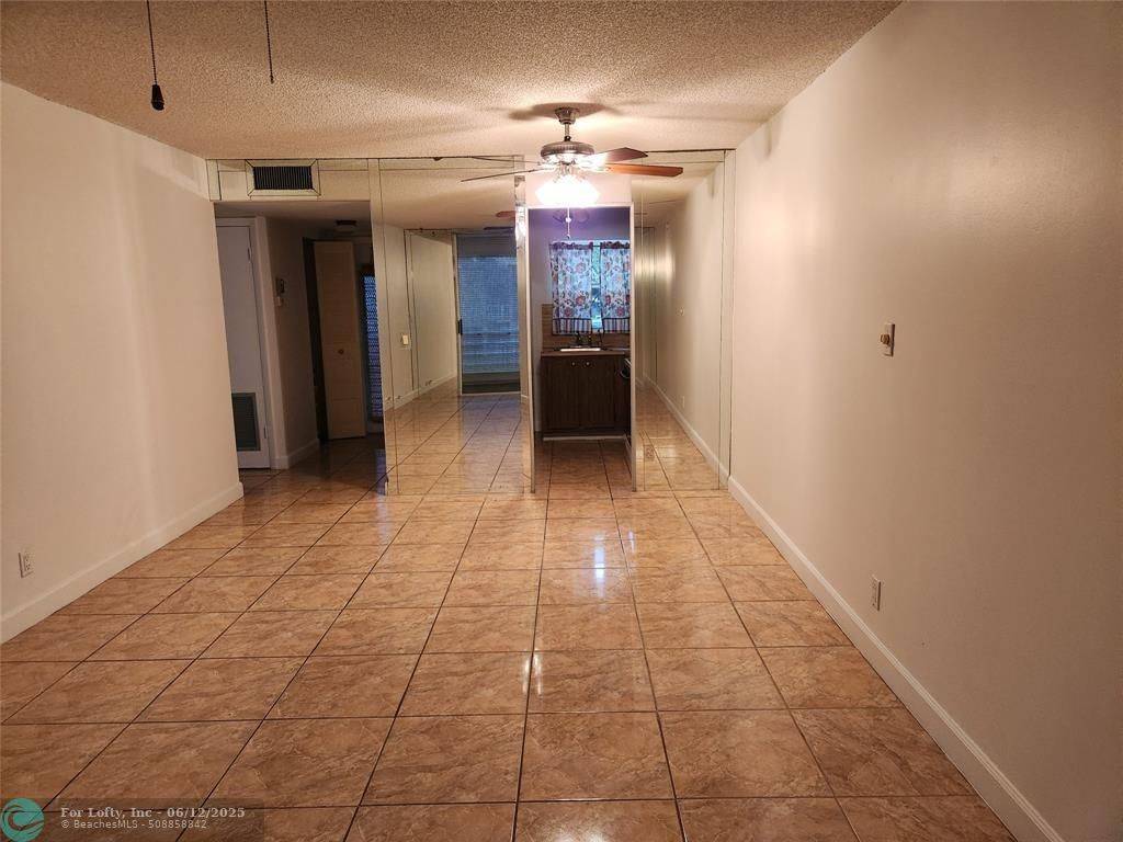 9601 Sunrise Lakes Blvd  #208, Sunrise, FL 33322