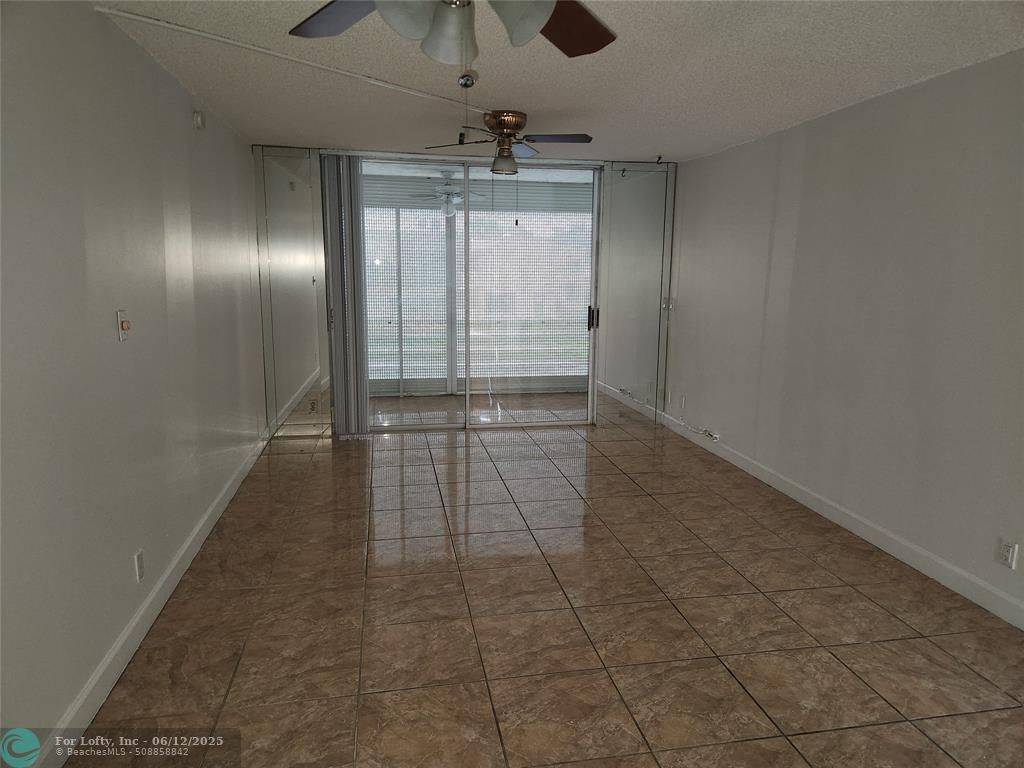Sunrise, FL 33322,9601 Sunrise Lakes Blvd  #208