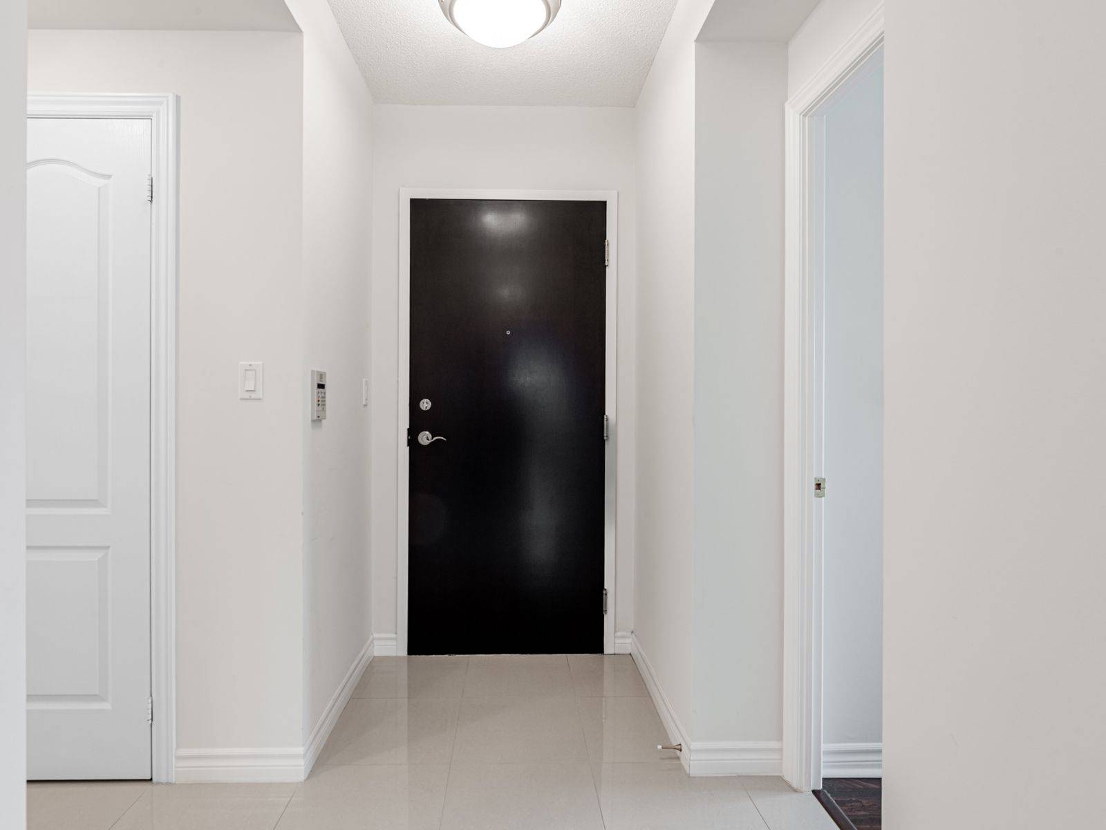 88 Promenade CIR #1011, Vaughan, ON L4J 9A4