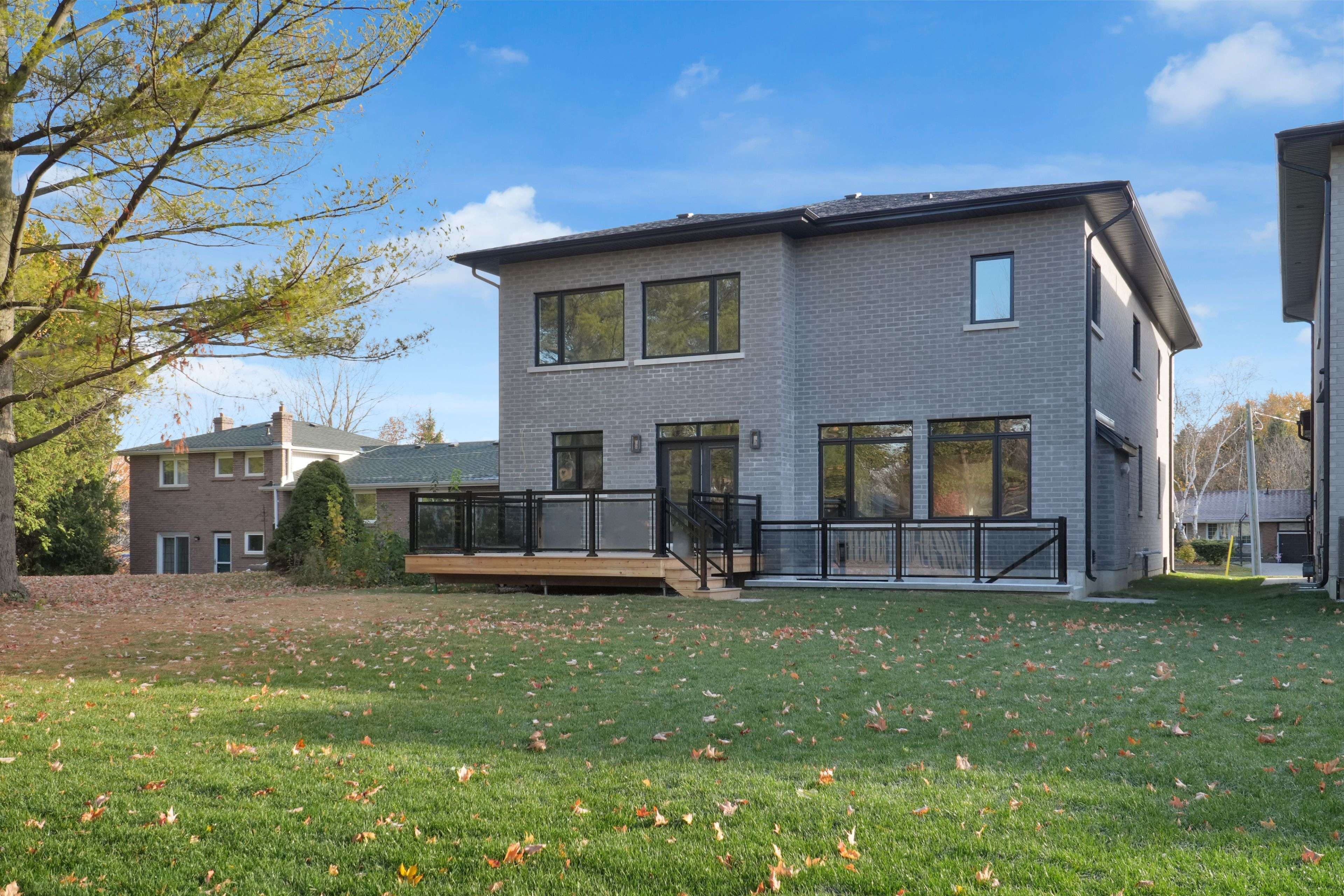 Newmarket, ON L3Y 3G7,92 Howard RD
