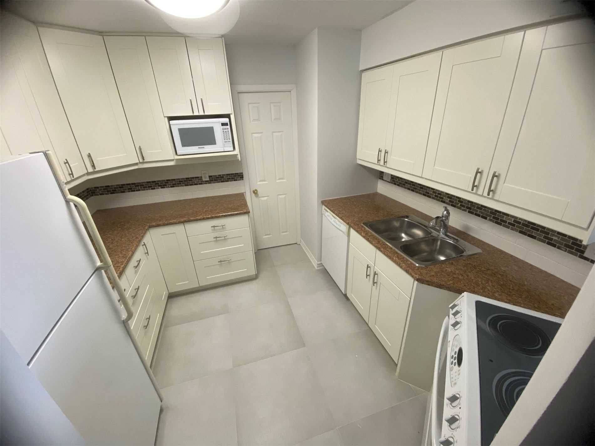 Mississauga, ON L5B 3J4,3605 Kariya DR #1612