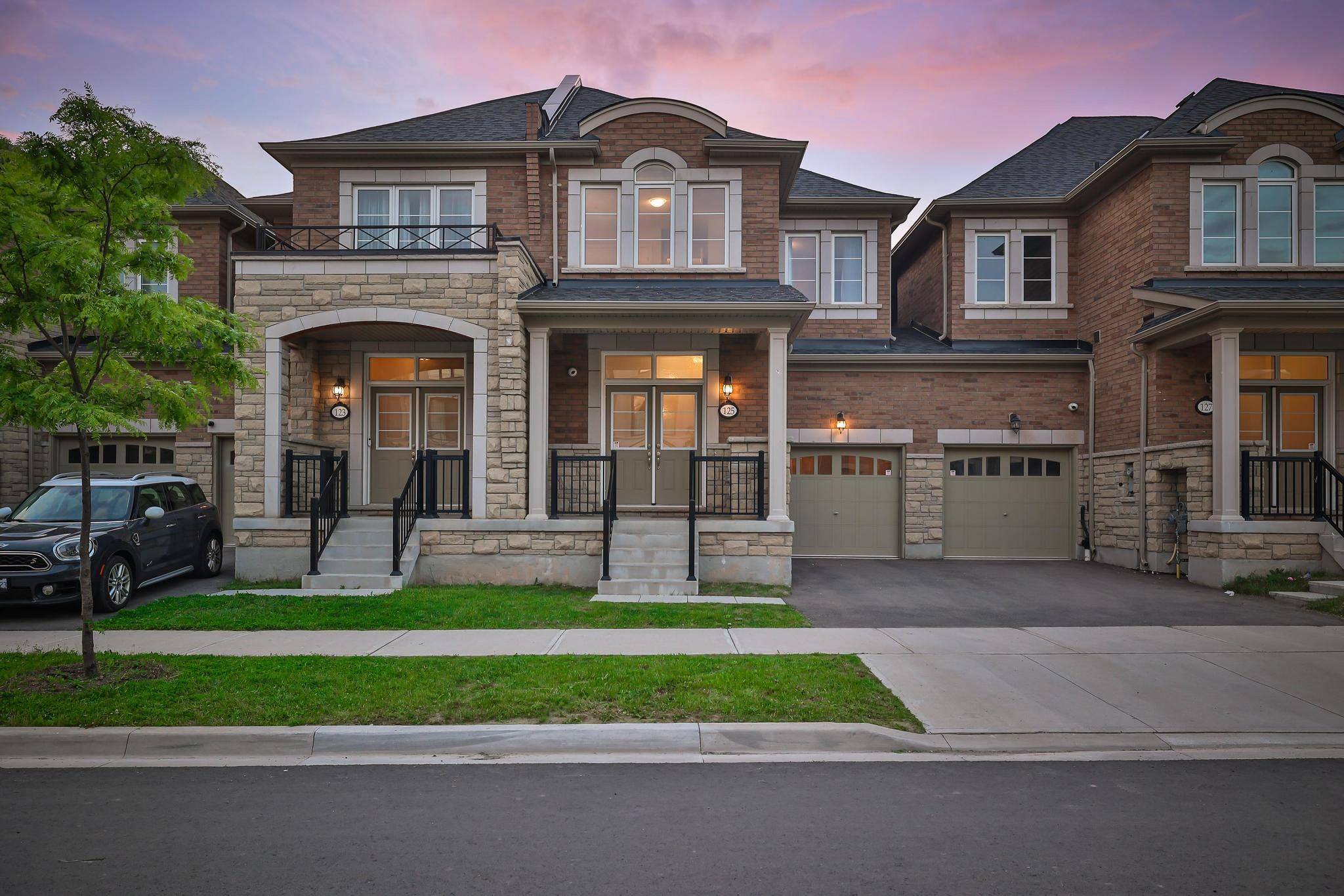 125 Marigold GDNS, Oakville, ON L6H 0Y1