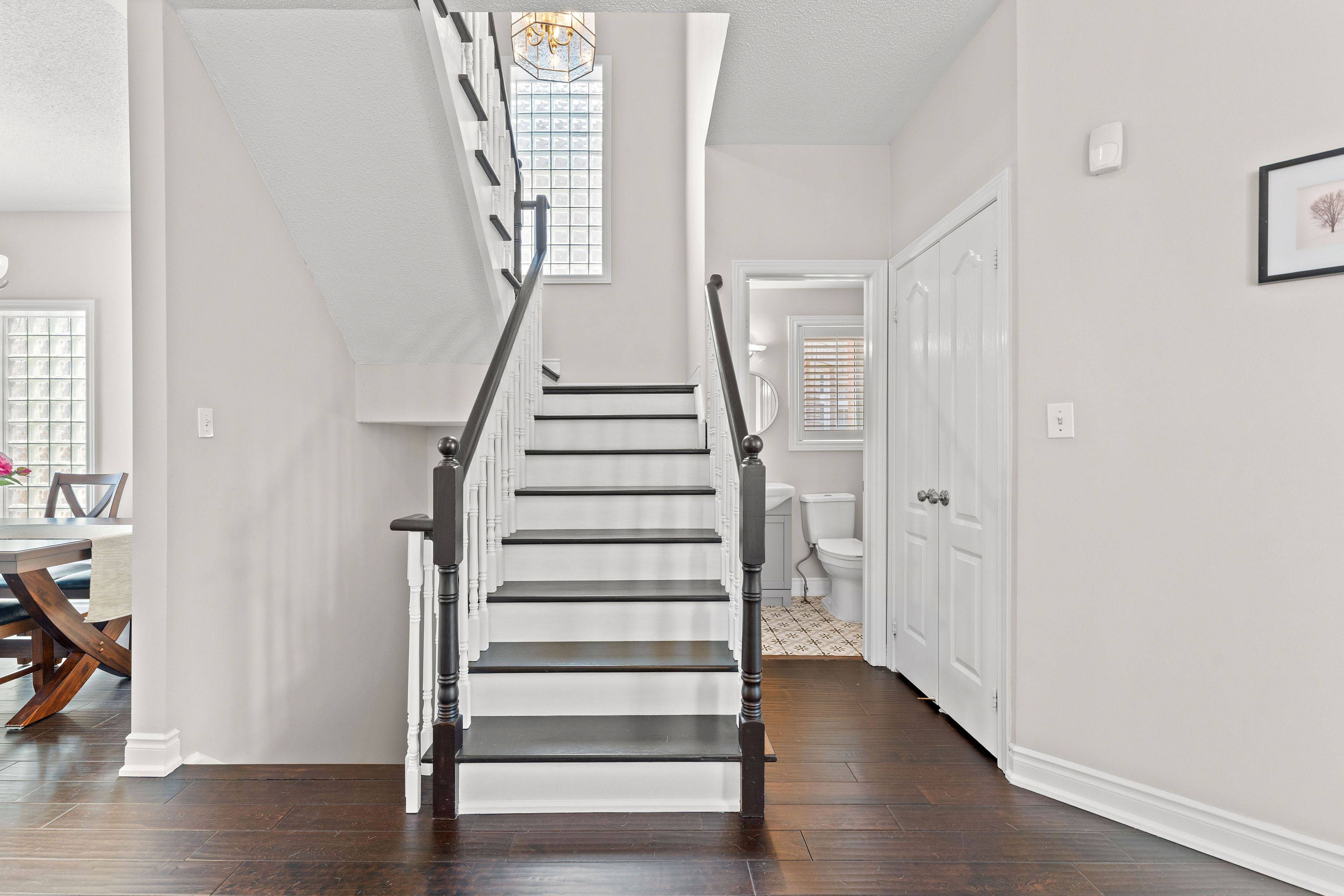 Oakville, ON L6M 3V1,2332 Glenfield RD