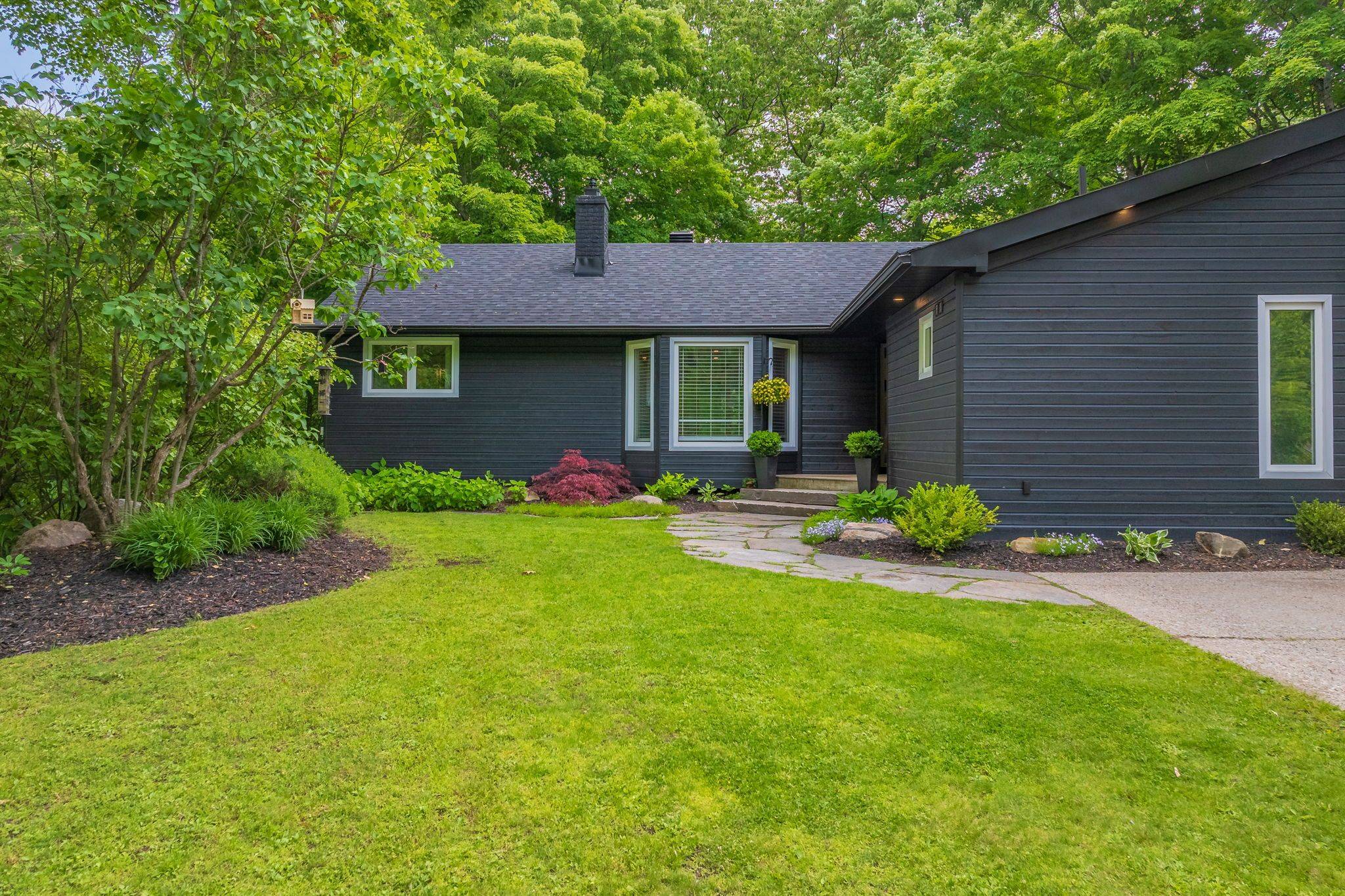 Huntsville, ON P1H 1Y9,245 Summit DR