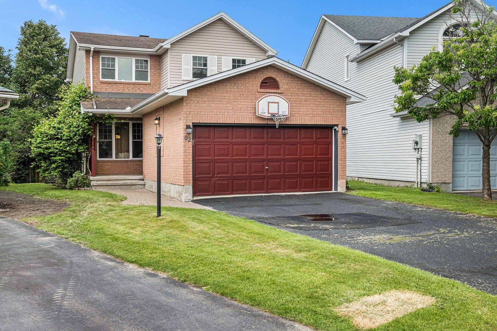 Kanata, ON K2M 2J3,62 Moresby DR