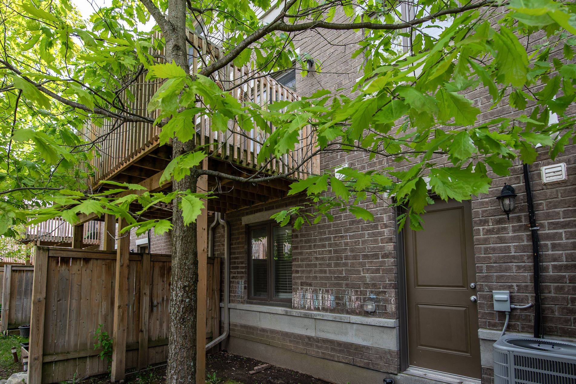 Kitchener, ON N2A 0J3,70 Willowrun DR #J-3