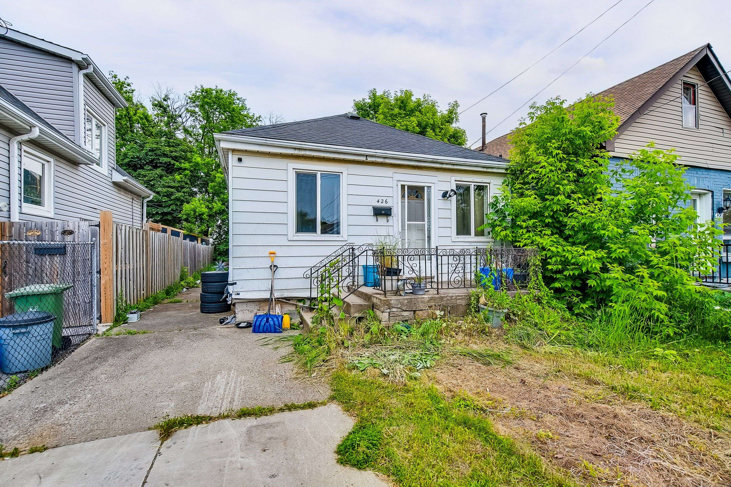 Hamilton, ON L8H 6S9,426 Osborne ST