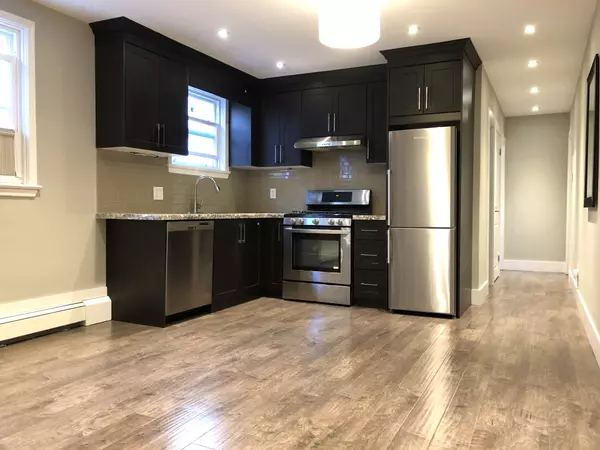 Toronto C03, ON M4R 1H3,211 St Clements AVE #2