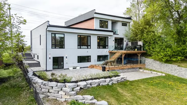 East Gwillimbury, ON L9N 0L8,1395 Old Green LN