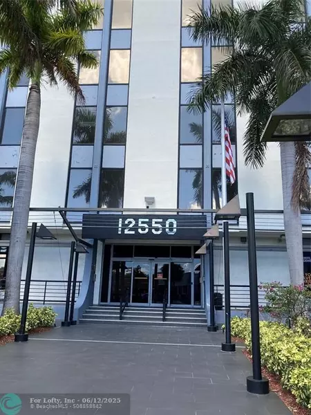 12550 Biscayne Blvd #222, North Miami, FL 33181
