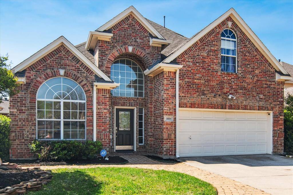 1604 Fairway Vista Drive, Corinth, TX 76210