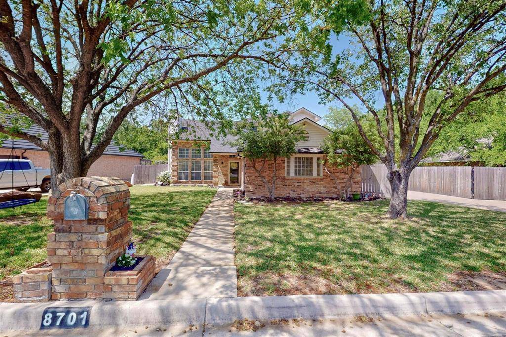 Fort Worth, TX 76179,8701 Glen Hollow Drive