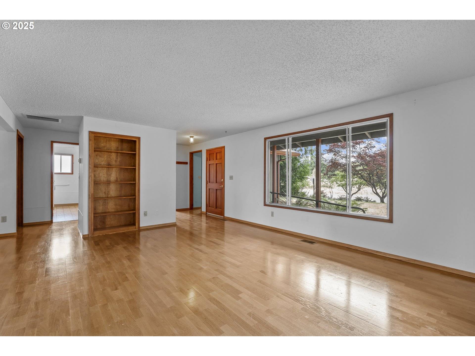 Stayton, OR 97383,434 SHAFF RD