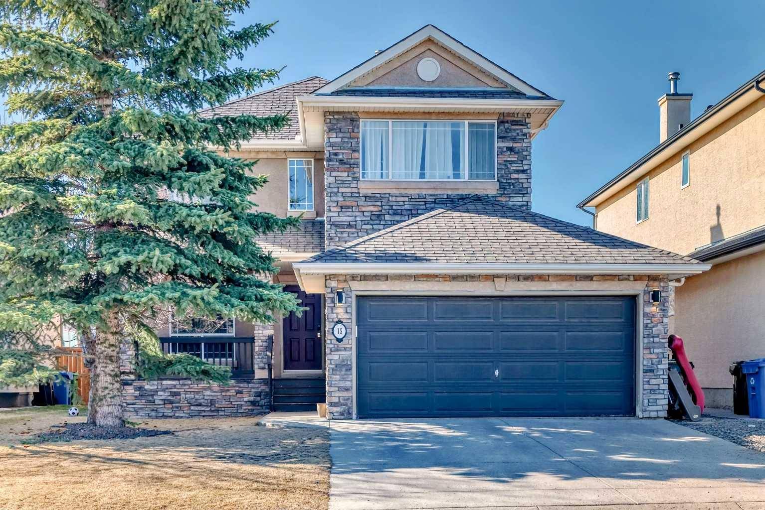 15 Strathlea Close Southwest, Calgary, AB T3H 5C6